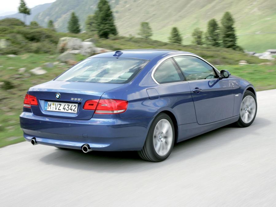  BMW 335i Coupe 2007 года  (фото 6 из 16)